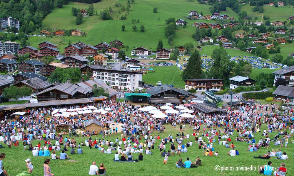 Fête traditionnelle savoyarde, "La fête du Reblochon" tous les ans au mois d'août